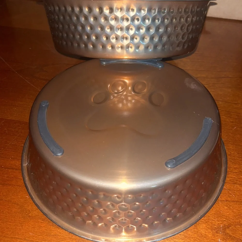 🐾NWT 4/ stainless steel no skid dog bowls, dishwasher safe bowls